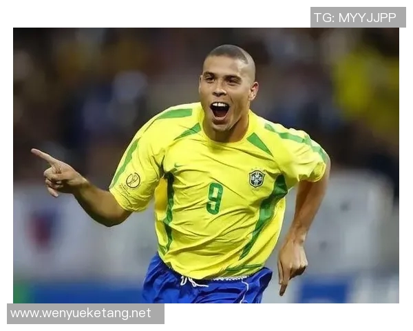 《谁是足球场上的神秘球星 猜猜看你能识别多少位传奇人物》 《谁是足球场上的神秘球星 猜猜看你能识别多少位传奇人物》