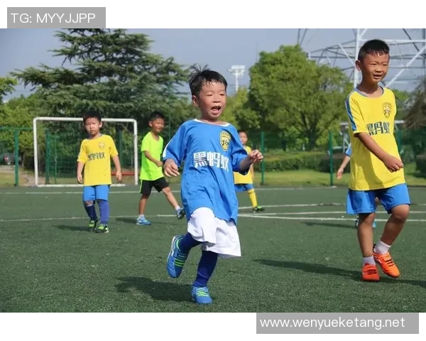 足球场上的萌力爆发 可爱球星们的精彩瞬间与独特魅力 足球场上的萌力爆发 可爱球星们的精彩瞬间与独特魅力