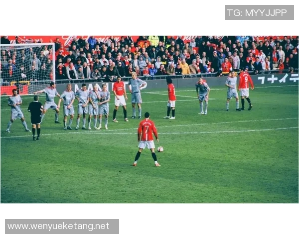 从青涩少年到球场巨星 足球球星小时候合照揭开成长之路 从青涩少年到球场巨星 足球球星小时候合照揭开成长之路