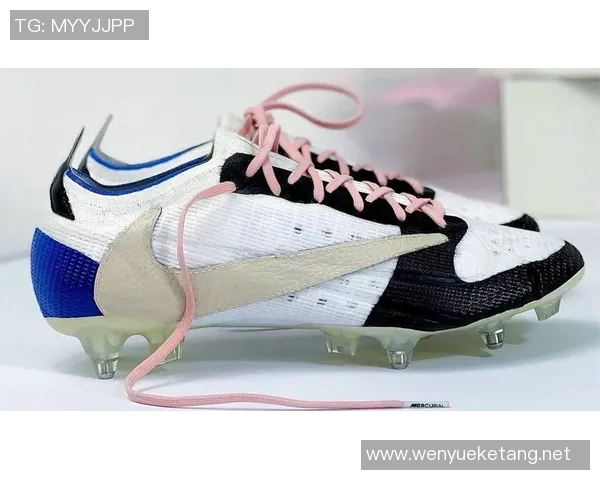 定制足球鞋助力球星表现 卓越脚下功夫与个性风采的完美结合 定制足球鞋助力球星表现 卓越脚下功夫与个性风采的完美结合