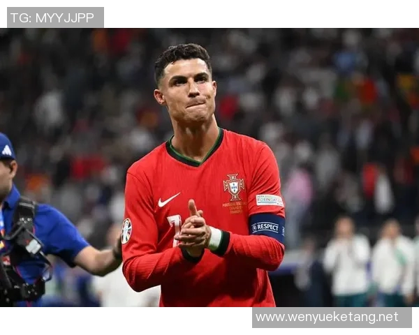 现役足球巨星盘点:梅西C罗领衔全球顶级球员崛起之路 现役足球巨星盘点:梅西C罗领衔全球顶级球员崛起之路