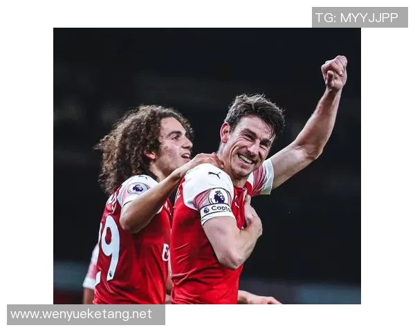 足球场上30号球星的传奇之路与光辉时刻回顾 足球场上30号球星的传奇之路与光辉时刻回顾