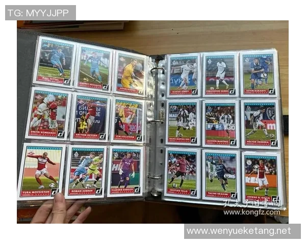 足球运动员开球星卡揭秘:探索球员背后的秘密与球场瞬间的独特魅力 足球运动员开球星卡揭秘:探索球员背后的秘密与球场瞬间的独特魅力